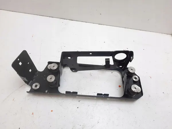 2015 BMW 5 F10 F11 Iskunvaimentimen kompressorin kiinnitys MAM82041 image 7