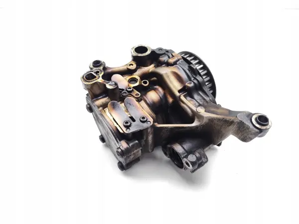 Skoda Octavia Oljepump OEM 04L1452081 1.6 TDI Diesel image 6