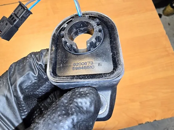 Bakluckans fönsterknapp BMW E46 E91 E61 9200673 image 3