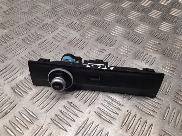 Zigarettenanzündersteckdose Alfa Romeo Stelvio OEM 156115933 image 2