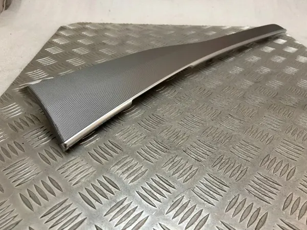 Panel de puerta trasera Volvo XC90 OEM 31699359 image 3
