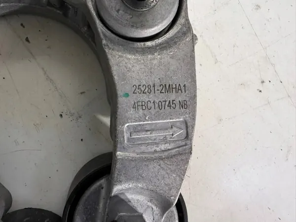 Tensor de correa alternador OEM 252812MHA1 para Kia Sportage image 4