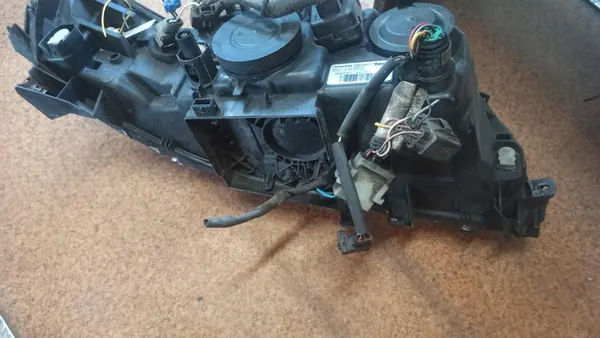 Vasen Etuvalaisin Volvo V70 II S60 Lift (05-07) OEM image 4