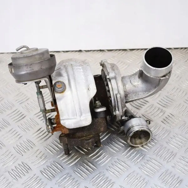 Turbo Toyota Avensis Sedan T25 172010R010 2.0L image 2