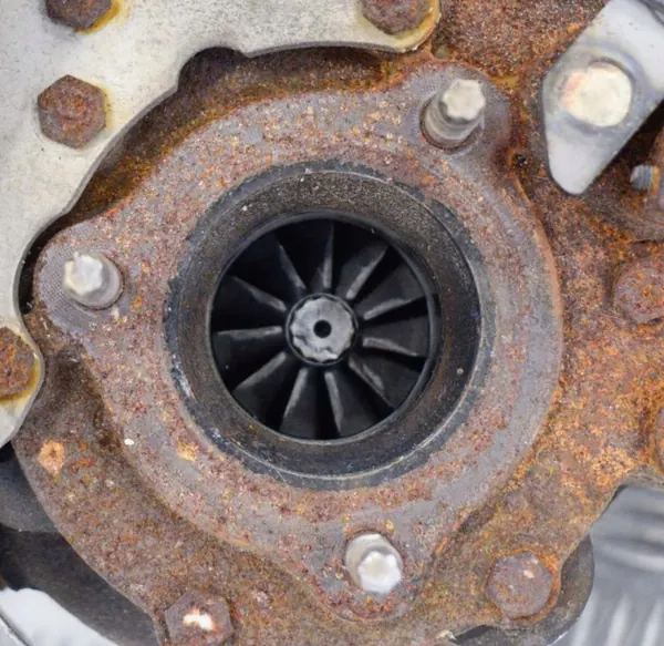 Turbo Toyota Avensis Sedan T25 172010R010 2.0L image 5