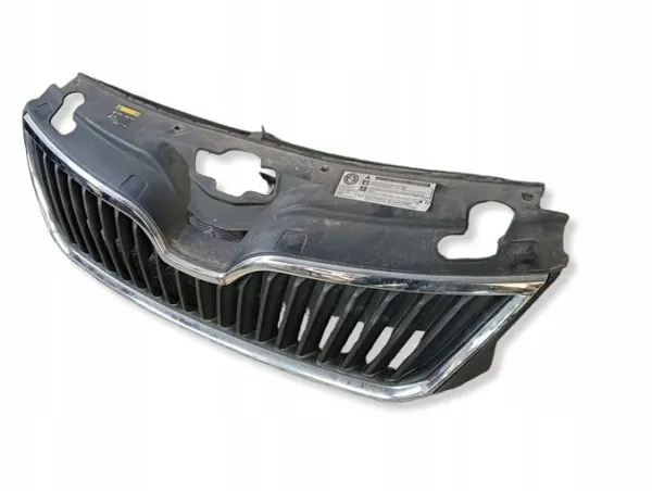 Skoda Rapid 5J Kühlergrill OEM 5JA853668 - Gebraucht image 4