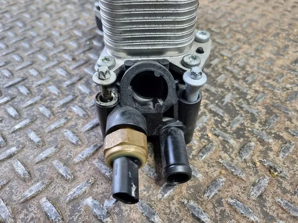 Oljefilterfäste Jeep Grand Cherokee 2020 image 2