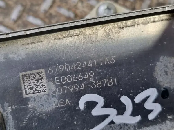 Oljefilterfäste Jeep Grand Cherokee 2020 image 5