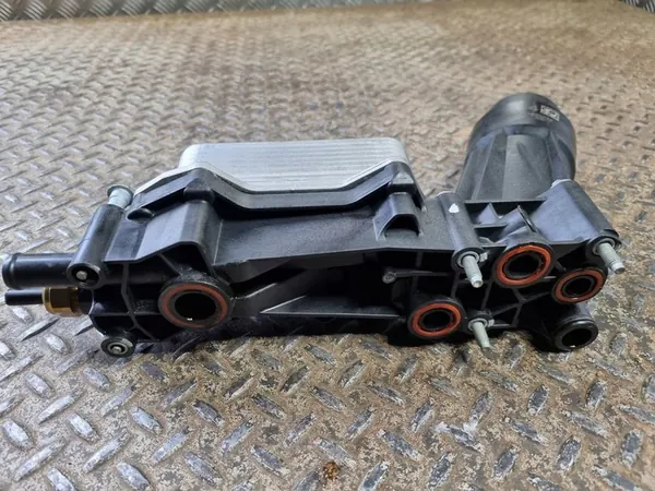 Oljefilterfäste Jeep Grand Cherokee 2020 image 7