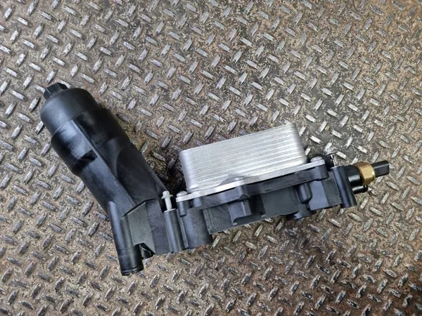 Oljefilterfäste Jeep Grand Cherokee 2020 image 9