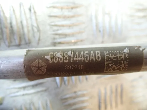 Öljynjäähdyttimen letku OEM 68381445AB Jeepille image 3