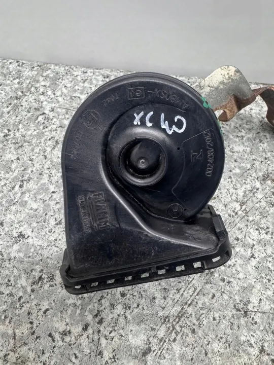 Torvi Signaali Oikea OEM Volvo XC40 2017-2024 image 2