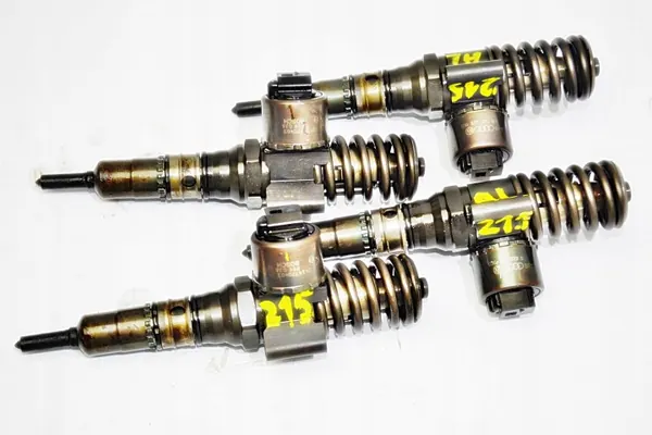 Bosch Insprutningspump OEM 03G130073B Begagnad image 2