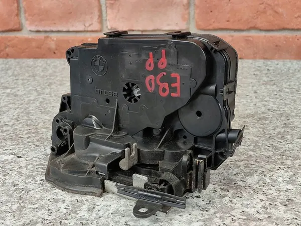 Fram Höger Dörrlås BMW E90 E91 7059974 image 2