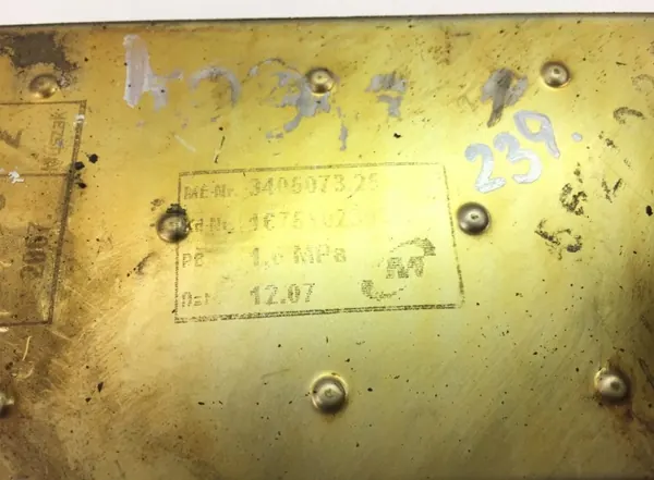 Arrefecedor de óleo MAN OEM 51056010172 - Usado image 4