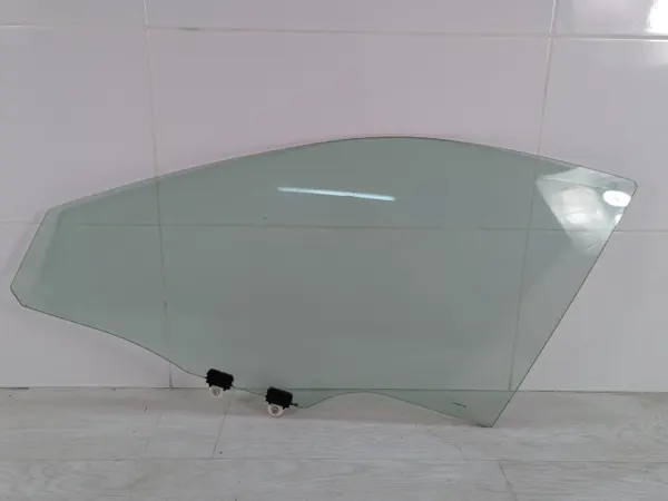 Mazda CX-5 voor linker deurruit OEM E643R-010626 image 2