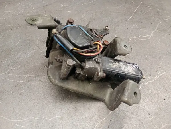 Motor Mazda 323F - Begagnat OEM silniczek image 2