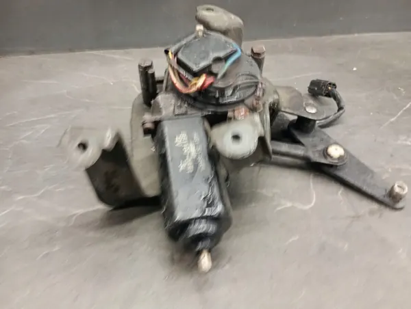 Motor Mazda 323F - Begagnat OEM silniczek image 3
