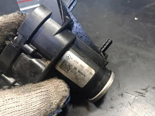 Regulador de aleta colector OEM A6549062500 usado image 3