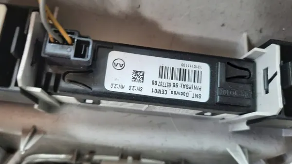 OEM 01 Ohjaamon Valaistus Citroen C4 II 1.6HDI image 4