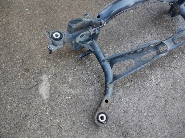 Trave di Sospensione Posteriore VW Passat B6 B7 CC 2005-2015 OEM image 6