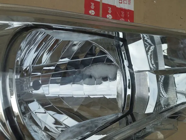 Lámpara derecha TOYOTA HILUX LIFT VIII image 2