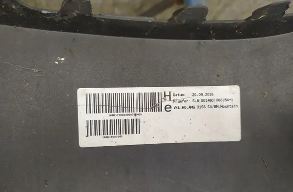 Parachoques trasero Mercedes GLA AMG OEM 1568852425 image 7
