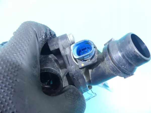 Carcaça do termostato Audi A4 B6 2.0 20V image 8