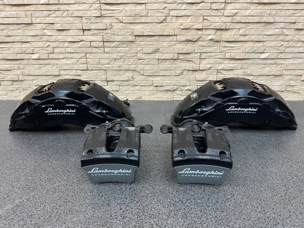 Kit d'étrier de frein Lamborghini Urus OEM 4M0615105KG image 2