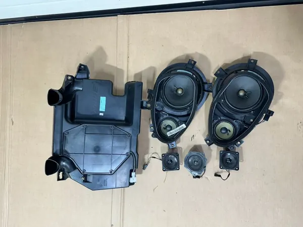 Système audio BOSE OEM 2308201902 pour Mercedes SL R230 image 2