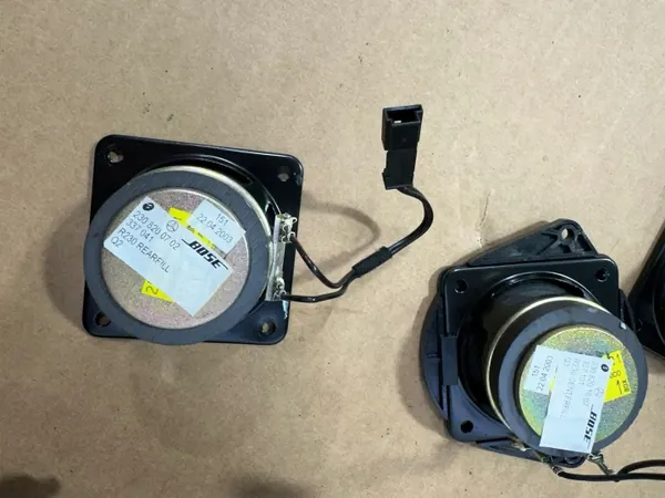 Système audio BOSE OEM 2308201902 pour Mercedes SL R230 image 6