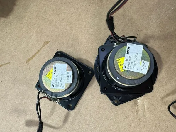 Système audio BOSE OEM 2308201902 pour Mercedes SL R230 image 7