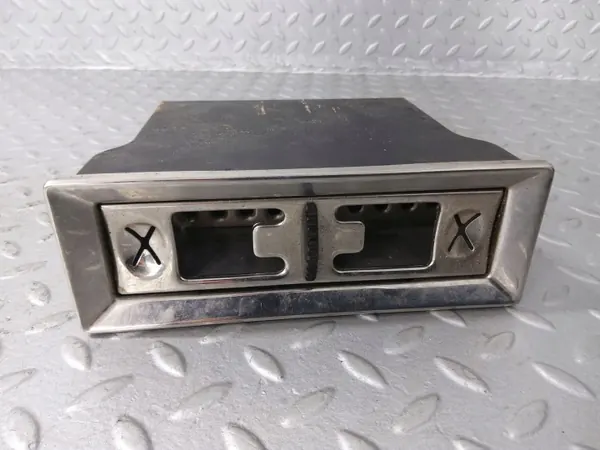 Etutuhkakuppi OEM UB15613 Rolls-Royce Silver Shadowille image 4