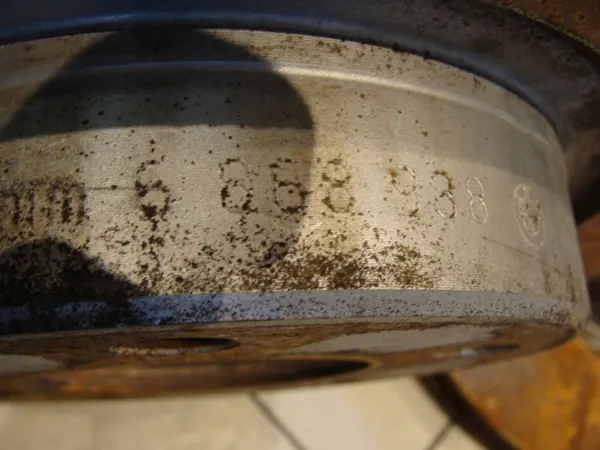 Disque de frein BMW OE 6 868 938 - État utilisé image 3
