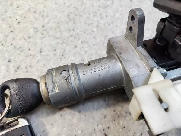 Sytytyskytkin 2 avaimella Saab 9-5 2.0 T - 4946307 image 4