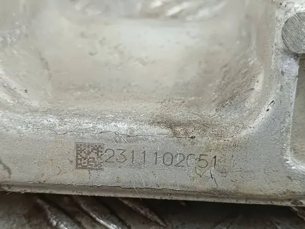 Subaru Forester Bakaxelns Diffhållare OEM 2311102051 image 4
