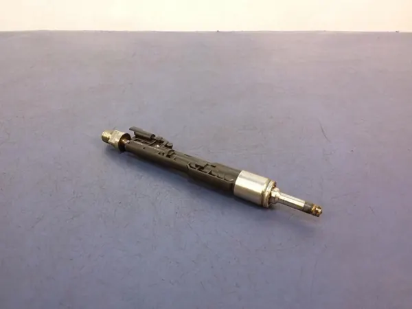 BMW Einspritzdüse OEM 8626147 für 5er G30 image 2