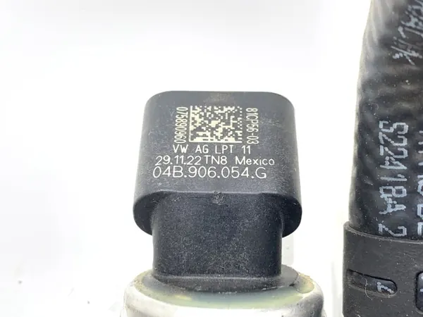 Kraftstoffrohrsensor SKODA SUPERB III 04B906054G image 4