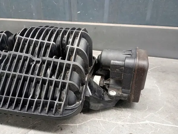 Coletor de admissão VW AUDI Q7 SQ7 A8 4.0 TDI 057129712AL image 2