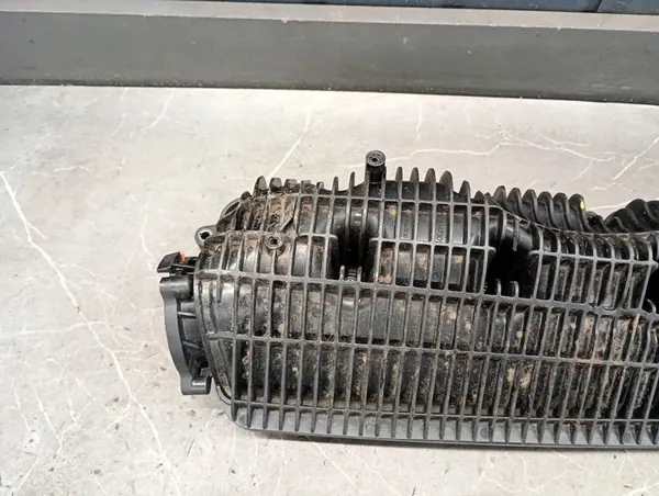 Coletor de admissão VW AUDI Q7 SQ7 A8 4.0 TDI 057129712AL image 4