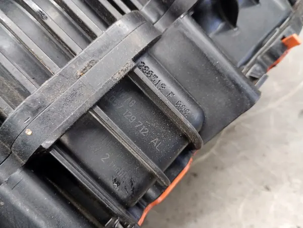 Coletor de admissão VW AUDI Q7 SQ7 A8 4.0 TDI 057129712AL image 9