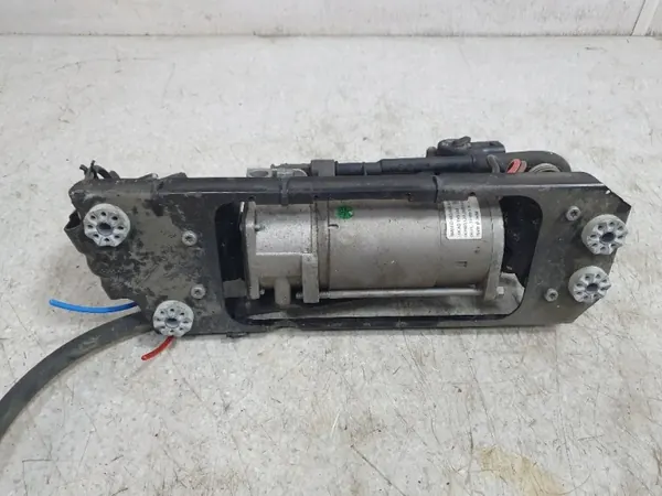 BMW 6794465 Fjädringspump - Begagnad OEM-del image 5