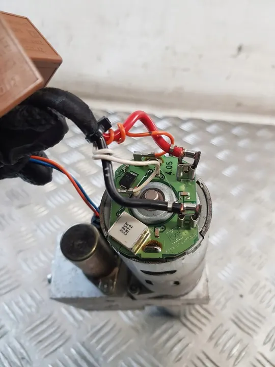 Pompe de Toit Hydraulique Opel Tigra B 93162375 image 3