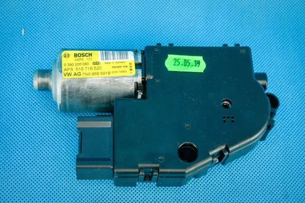 Audi Q5 SQ5 Schiebedachmotor OEM 7N0959591B Gebraucht image 4