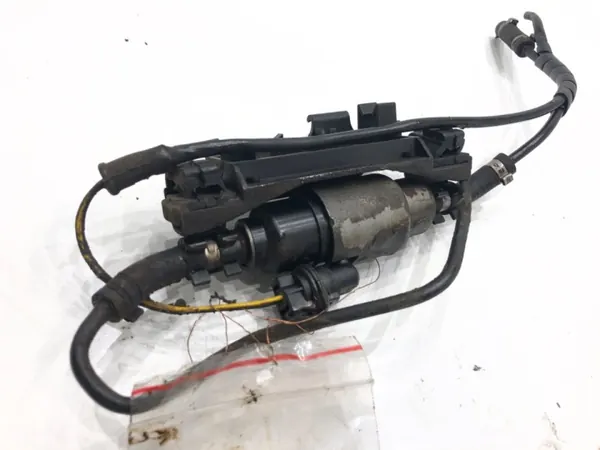 Webasto brandstofpomp VW Touran 1.9 105pk LORK-885-17768 image 3