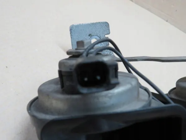 Klaxon OEM 20857424 pour Opel Insignia A - Occasion image 6