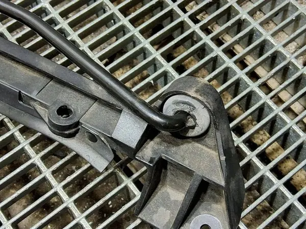 Suporte do capô SEAT ARONA 2023 6F9805706B image 2