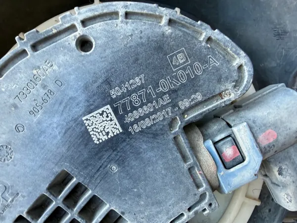Toyota AdBlue-pomp OEM 77871-0K010-B voor Hilux VIII image 6