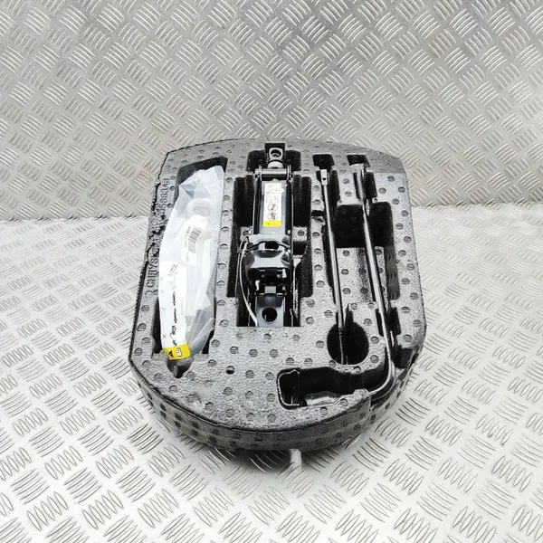 Jeep Grand Cherokee IV WK WK2 Gereedschapsset 2015 OEM 68145664AB image 2