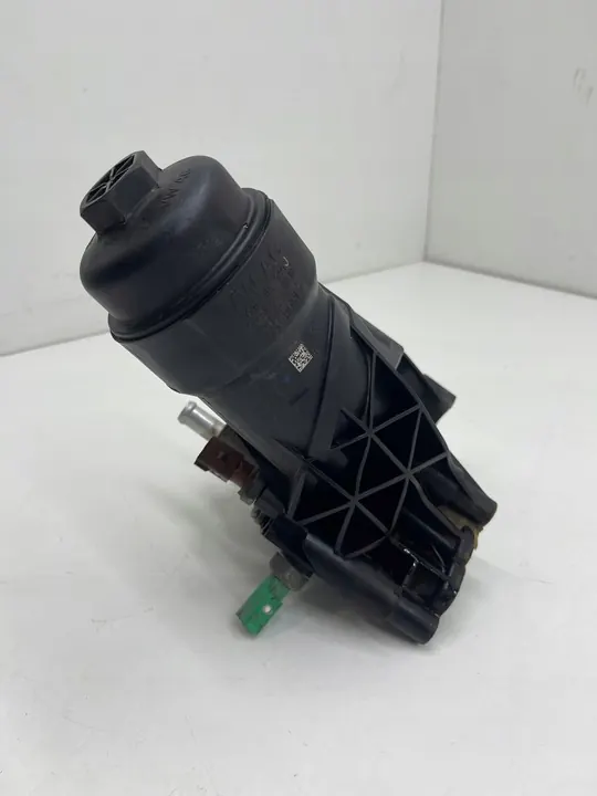AUDI A6 C7 2.0 TDI Olje Filter Bas + Sensorer OEM image 4